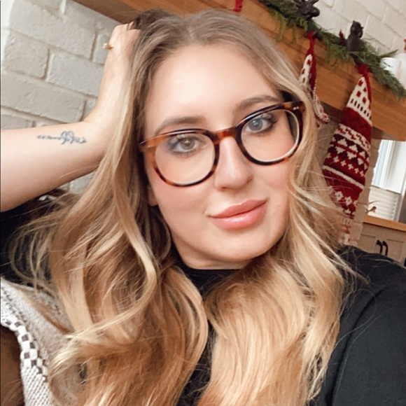 Meet your Posher, Nikki - Picture 1 of 1